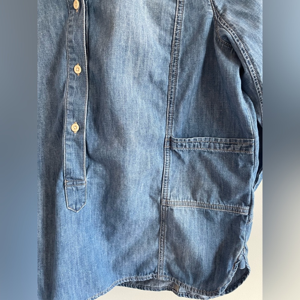 Madewell Women’s Blue Chambray Button-up Shirt - Picture 4 of 5